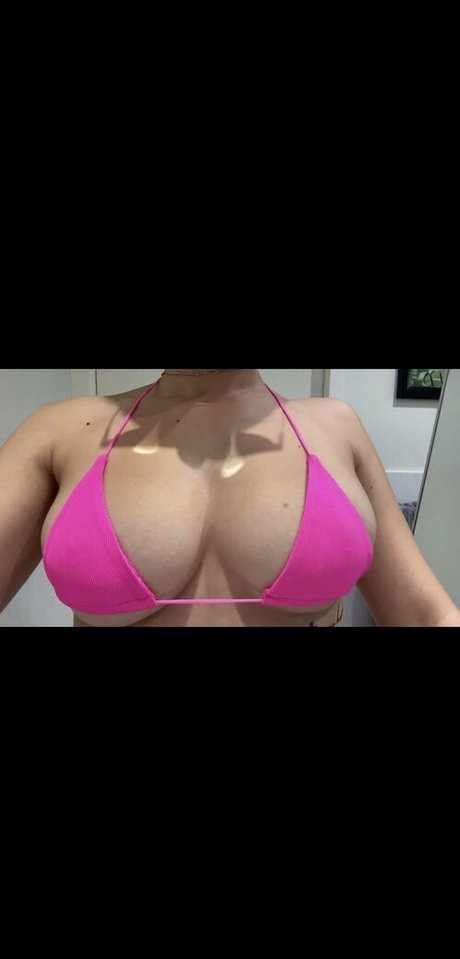 巨乳で曲線美のOnlyFans ベスト 写真