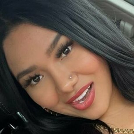 ラテン系ママオンリーファンズ ホットセクシー 画像