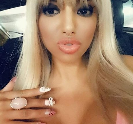 Atlanna ヌードスター 画像