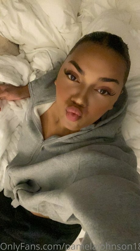 熟女メガネOnlyFans セクシー 写真