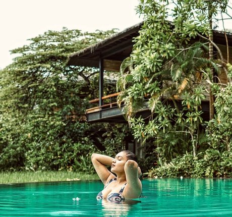 Nimesha Jayarathne ポルノ女優 写真