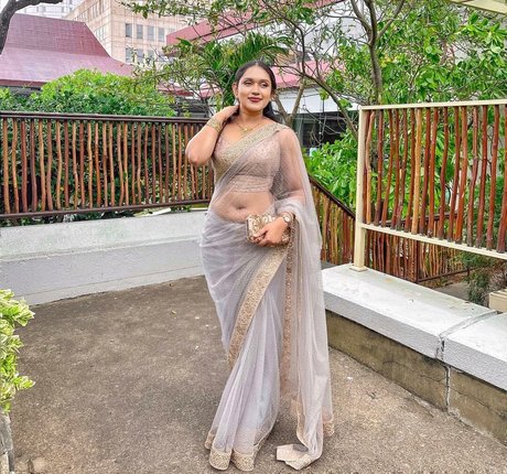 Nimesha Jayarathne ホットモデル 写真