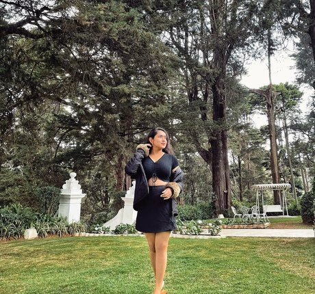 Nimesha Jayarathne トップモデル 画像