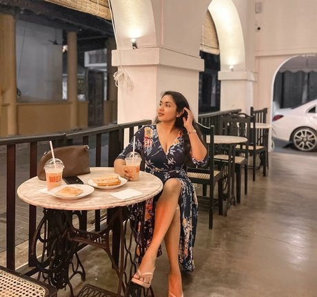 Nimesha Jayarathne ヌード女優 写真