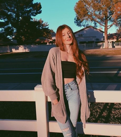 ex0ticred xxxポルノスター 画像