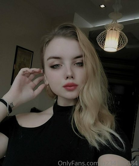 flora belll 高品質のスター 画像