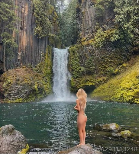 ellamoorepls ホットなモデル 画像