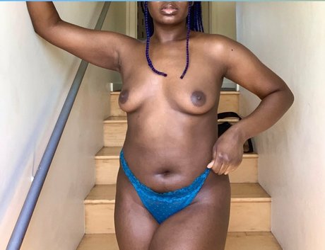 パウグプリンセスOnlyFans アート裸 画像