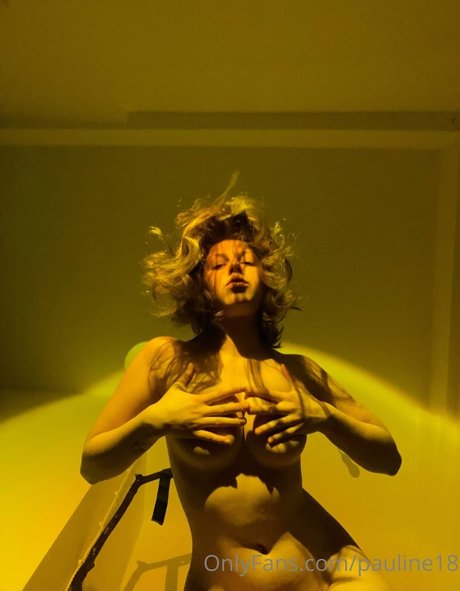 巨乳の黒人女性オンリーファンズ 美しいxxx 写真