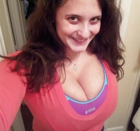 ロシアのお母さんOnlyFans トップ 画像