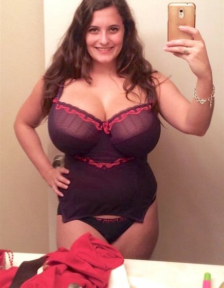 パフィーオンリーファンズ ヌード 写真