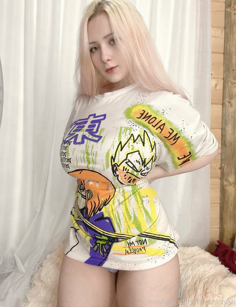 ピアス乳首オンリーファンズ セクシーヌード ギャラリー