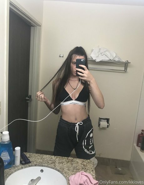 karmababyyyy セクシーなポルノスター 写真