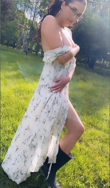 Sexy Saffron エロティック女優 画像