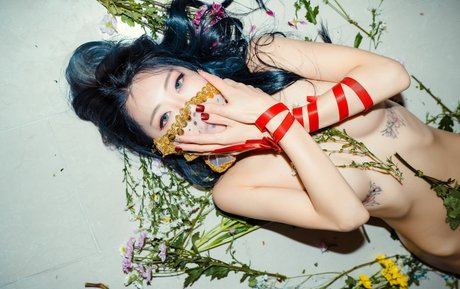 leeeee mona 無料女優 写真