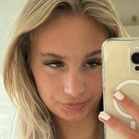 Cecilie Hoyer ポルノスター トップ ギャラリー