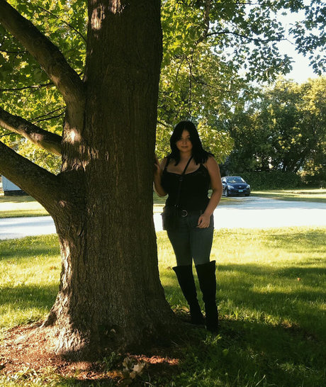 大きなお尻と巨乳のオンリーファンズ 美しいポルノ 写真