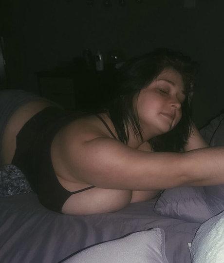 アジア人 ノーPPV オンリーファンズ 可愛い 写真