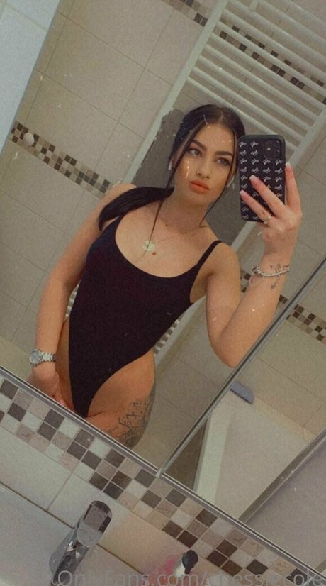 ティーン乱交OnlyFans 無料ヌード 画像