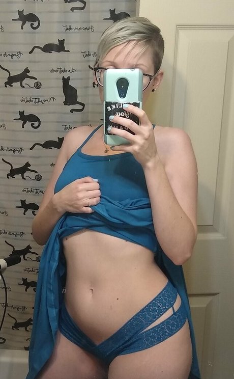 義母オンリーファンズ 美しいヌード 画像