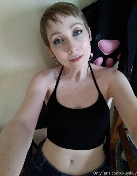 ikuyikuy ポルノスター 裸 写真