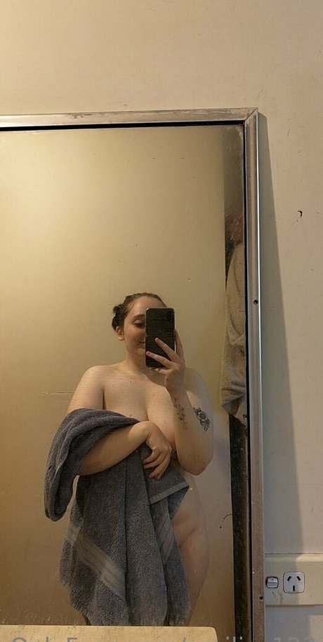 emilia 123 ポルノスター ホット アーカイブ