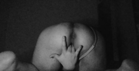 mordacia ポルノ女優 写真