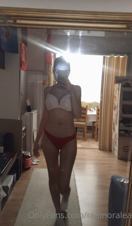 realnoralea トップスター 画像