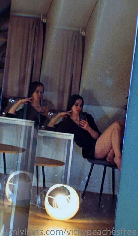 vickypeachesfree セクシーモデル 写真