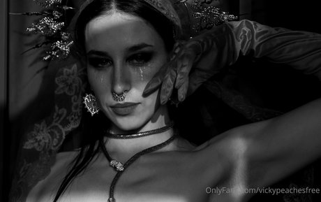 vickypeachesfree アートモデル 画像
