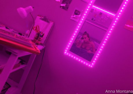 ブッシュ・オンリーファンズ ヌード 画像