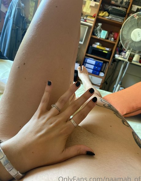 痩せたアジア人ティーン OnlyFans 美しいxxx 写真